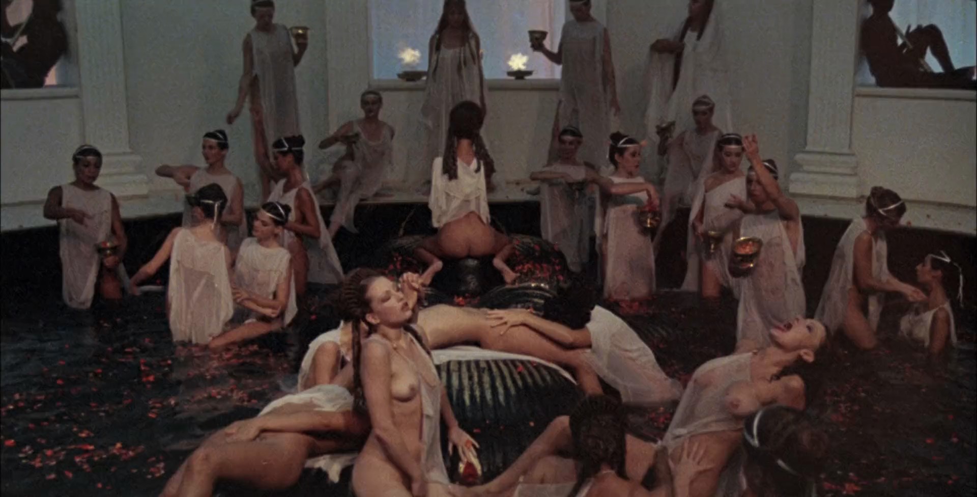 Caligula.1979.1080p.BluRay.x264 [YTS.LT].mp4 snapshot 01.03.41.984