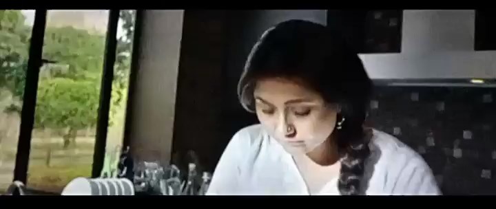Shrimati 2022 Bengali Movie.mp4 snapshot 00.04.19.700